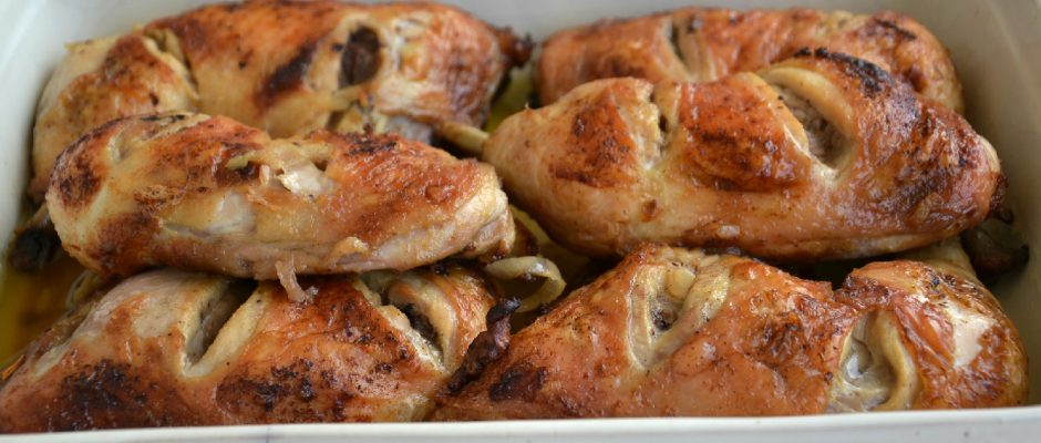Pernas de Frango Assadas com Tomate e Alho