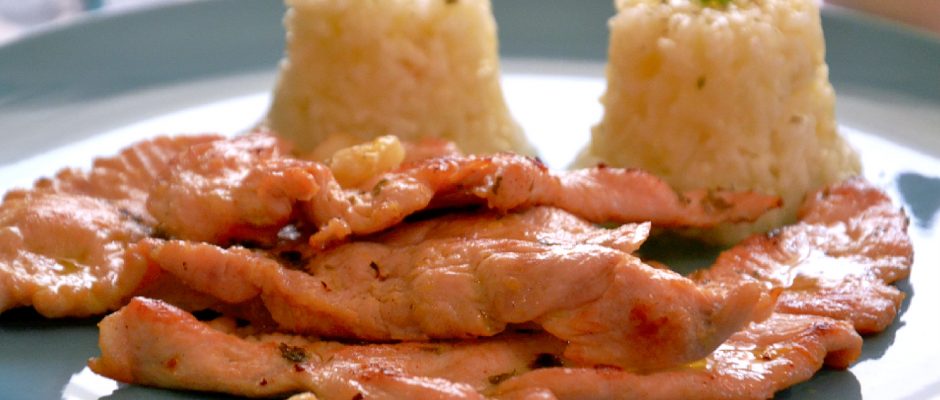 Bifes de Peru com Limão e Salsa