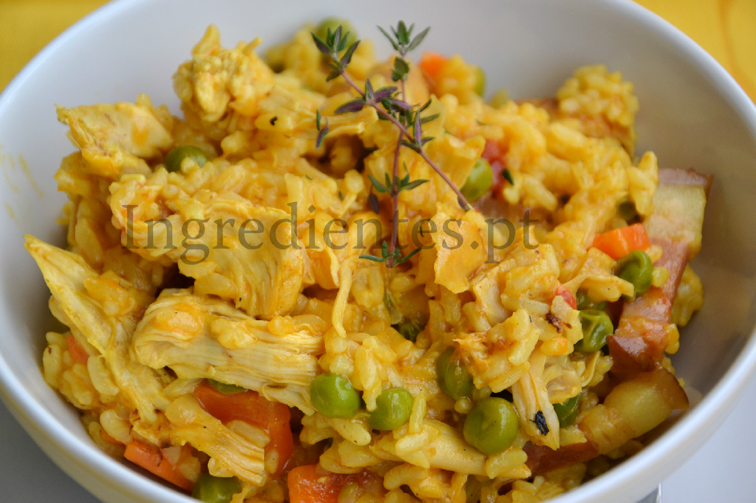 Arroz de Açafrão-das-Índias e Frango