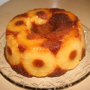 Bolo de ananás