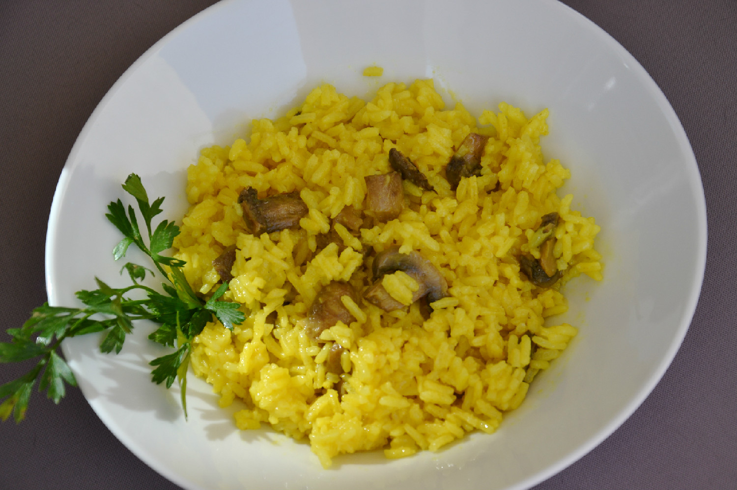 Arroz de cogumelos com açafrão 