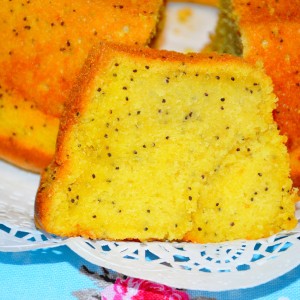 Bolo de laranja com sementes de papoila