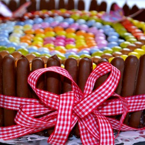 Bolo de Aniversario de Chocolate e Pintarolas
