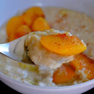 Papas de Aveia com Pêssegos Caramelizados