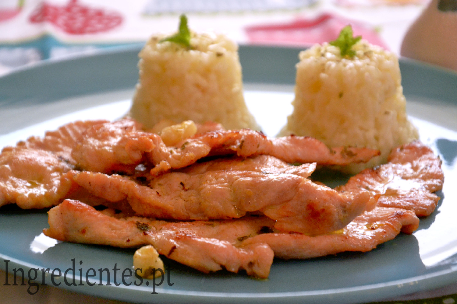 Bifes de Peru com Limão e Salsa